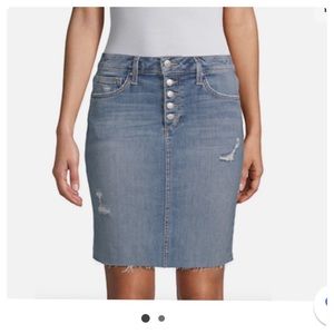 JOE’S JEANS, MELISSA BUTTON FLY DISTRESSED DENIM MINI SKIRT/PREOWNED